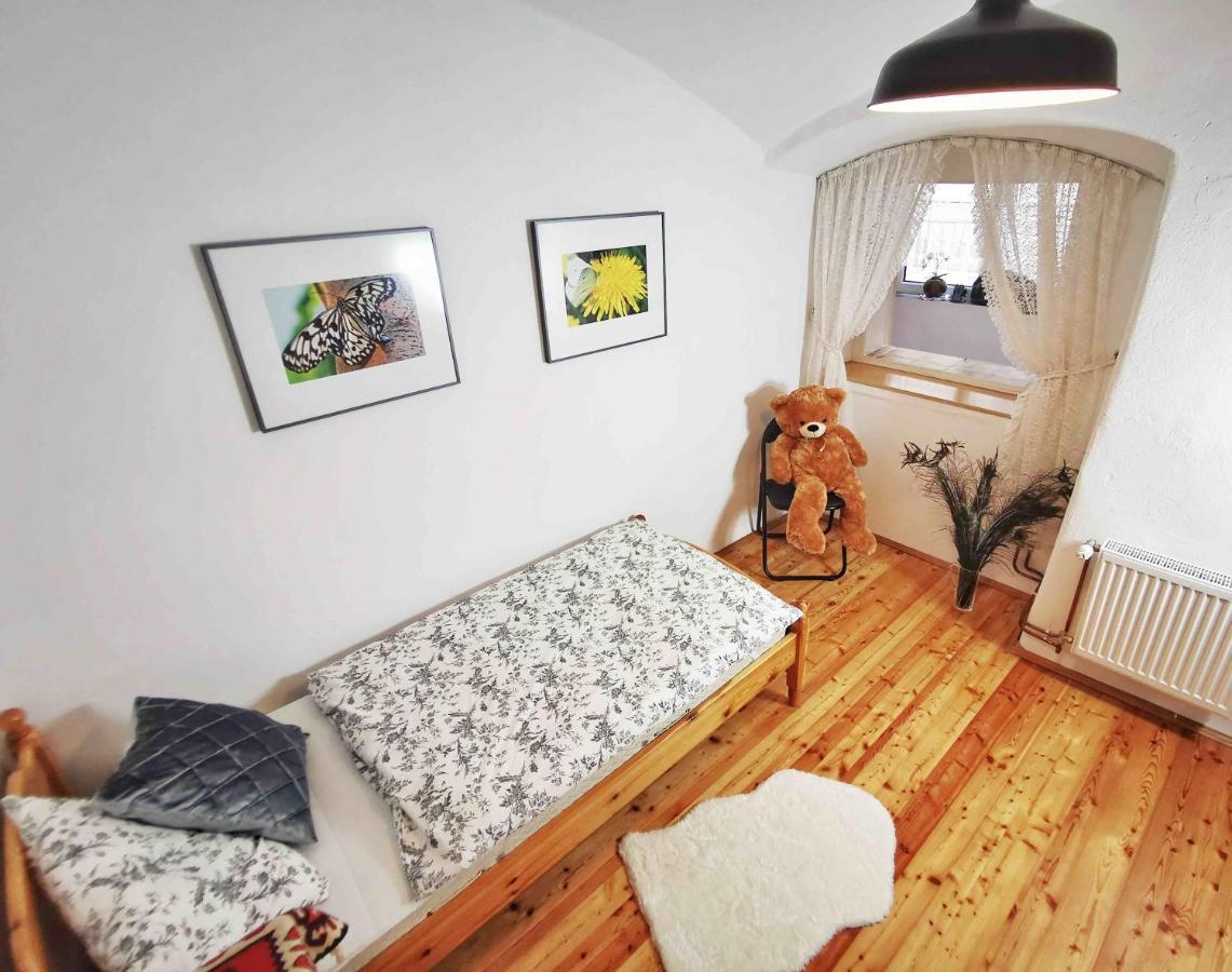 Ferienwohnung Himmelberg 80M2 In Der Altstadt Und Toll Fuer Familien Klagenfurt am Woerthersee Dış mekan fotoğraf