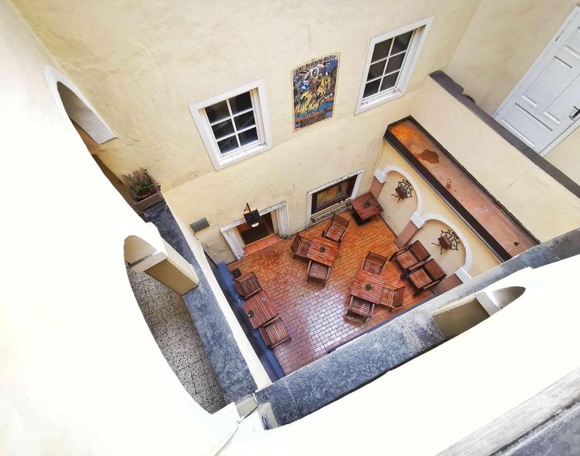 Ferienwohnung Himmelberg 80M2 In Der Altstadt Und Toll Fuer Familien Klagenfurt am Woerthersee Dış mekan fotoğraf