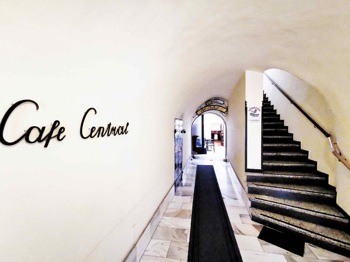 Ferienwohnung Himmelberg 80M2 In Der Altstadt Und Toll Fuer Familien Klagenfurt am Woerthersee Dış mekan fotoğraf
